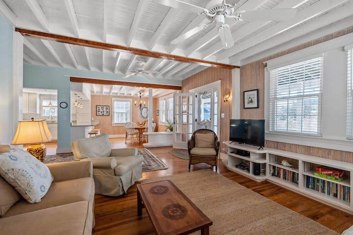 Stay Close - A Handcrafted, Historic Beach Cottage - Wrightsville Beach, NC