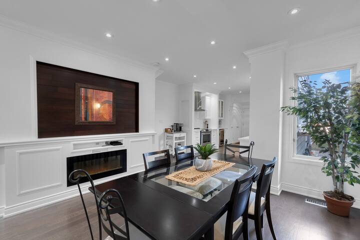 NEW! Chic 4BR – Free Parking – 10 Min to Downtown gallery image 2