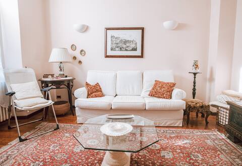 Authentic Italian Home: Lake at Your Doorstep