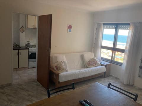 Popular Airbnb listing: Oceanfront apartment in Necochea