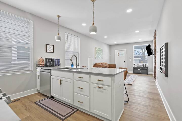 230) Entire Complex/ 2 homes side by side! gallery image 4