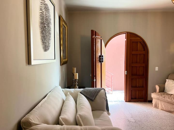 13 Hi-luxe Loft, Doble Bed, Kitchen, Tv & A/c - Guadalajara