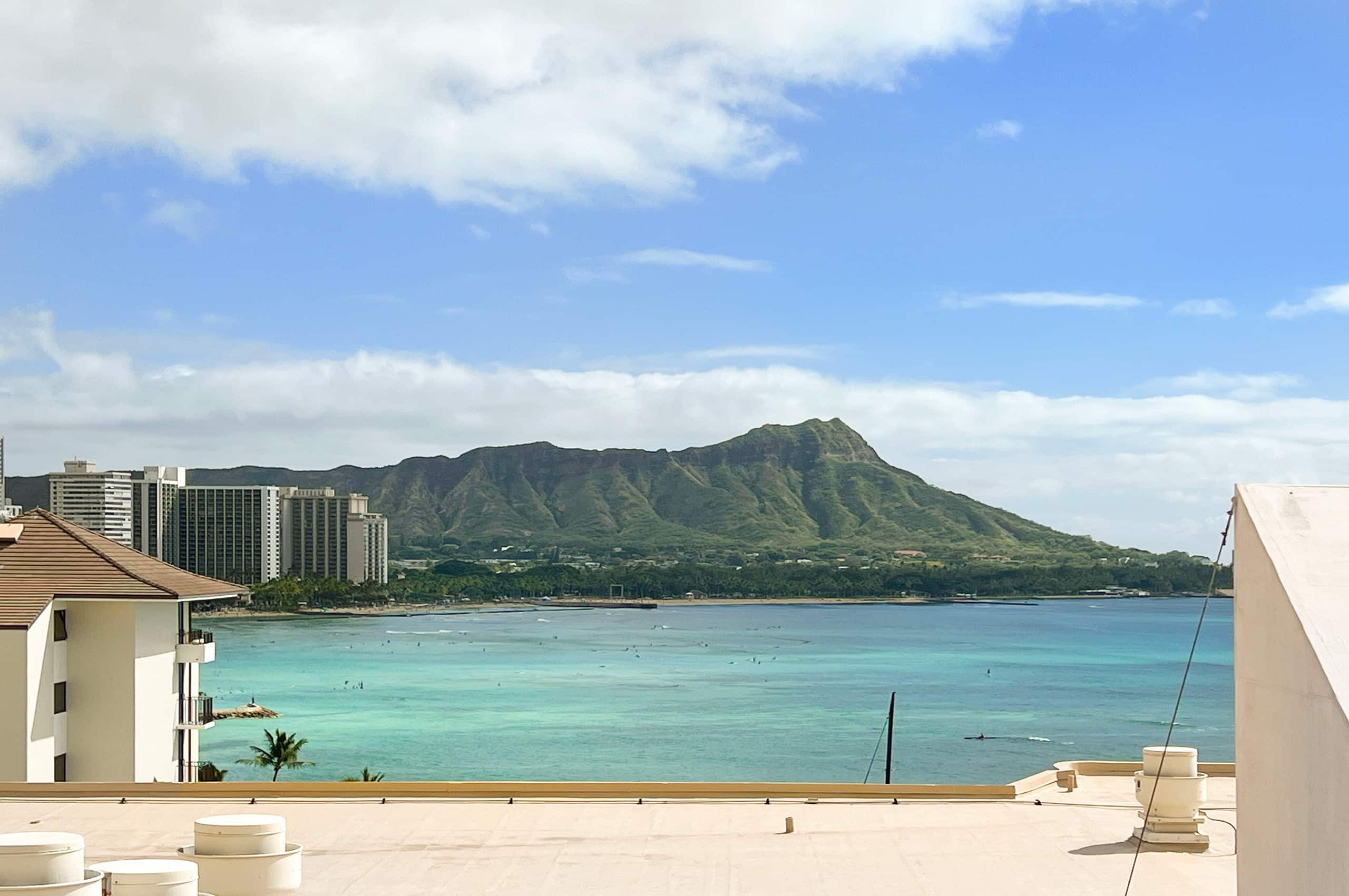 Condo in Honolulu · ★4.92 · 2 bedrooms · 3 beds · 2 private baths - Image 7