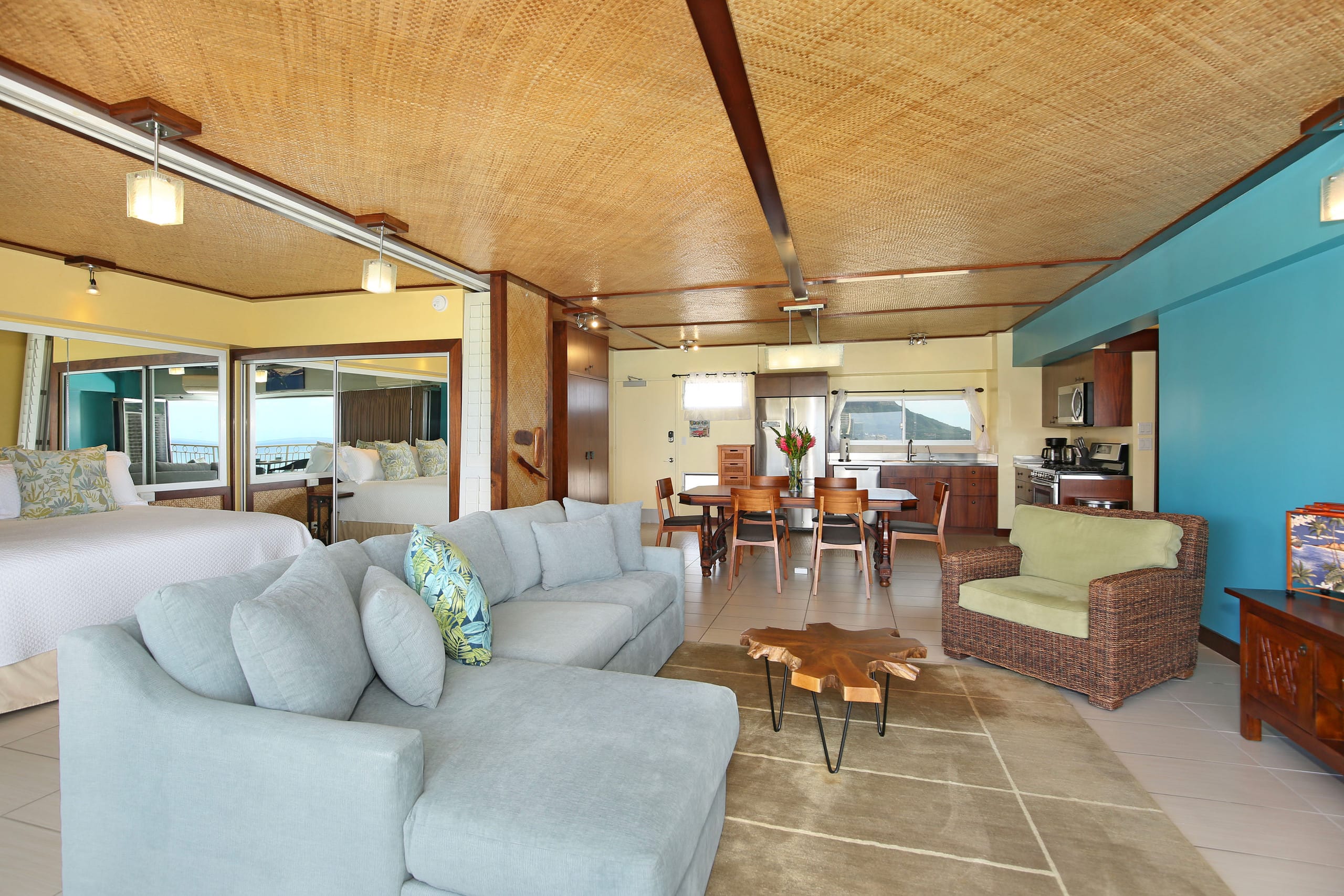 Condo in Honolulu · ★4.92 · 2 bedrooms · 3 beds · 2 private baths - Image 3