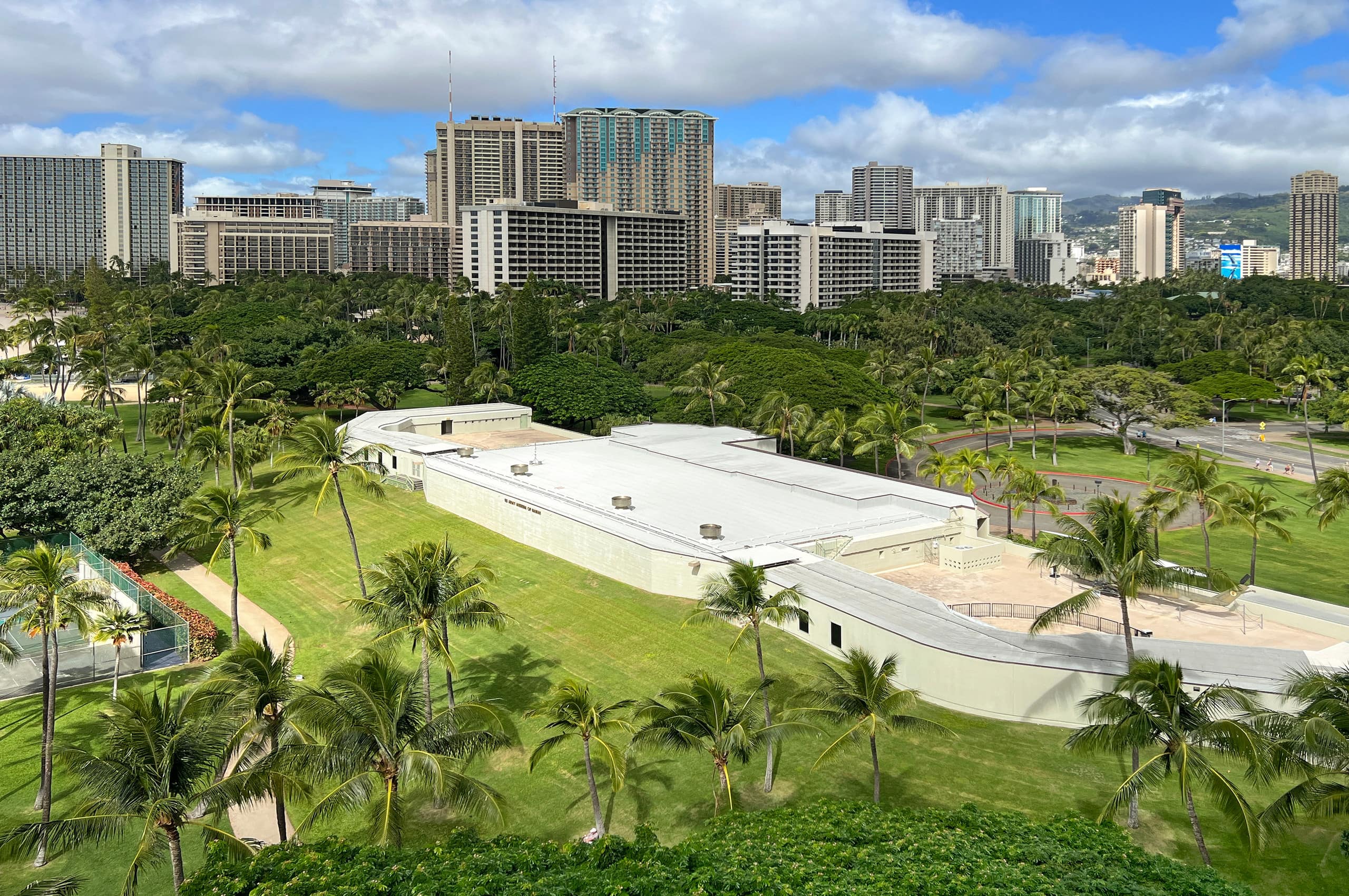 Condo in Honolulu · ★4.92 · 2 bedrooms · 3 beds · 2 private baths - Image 29