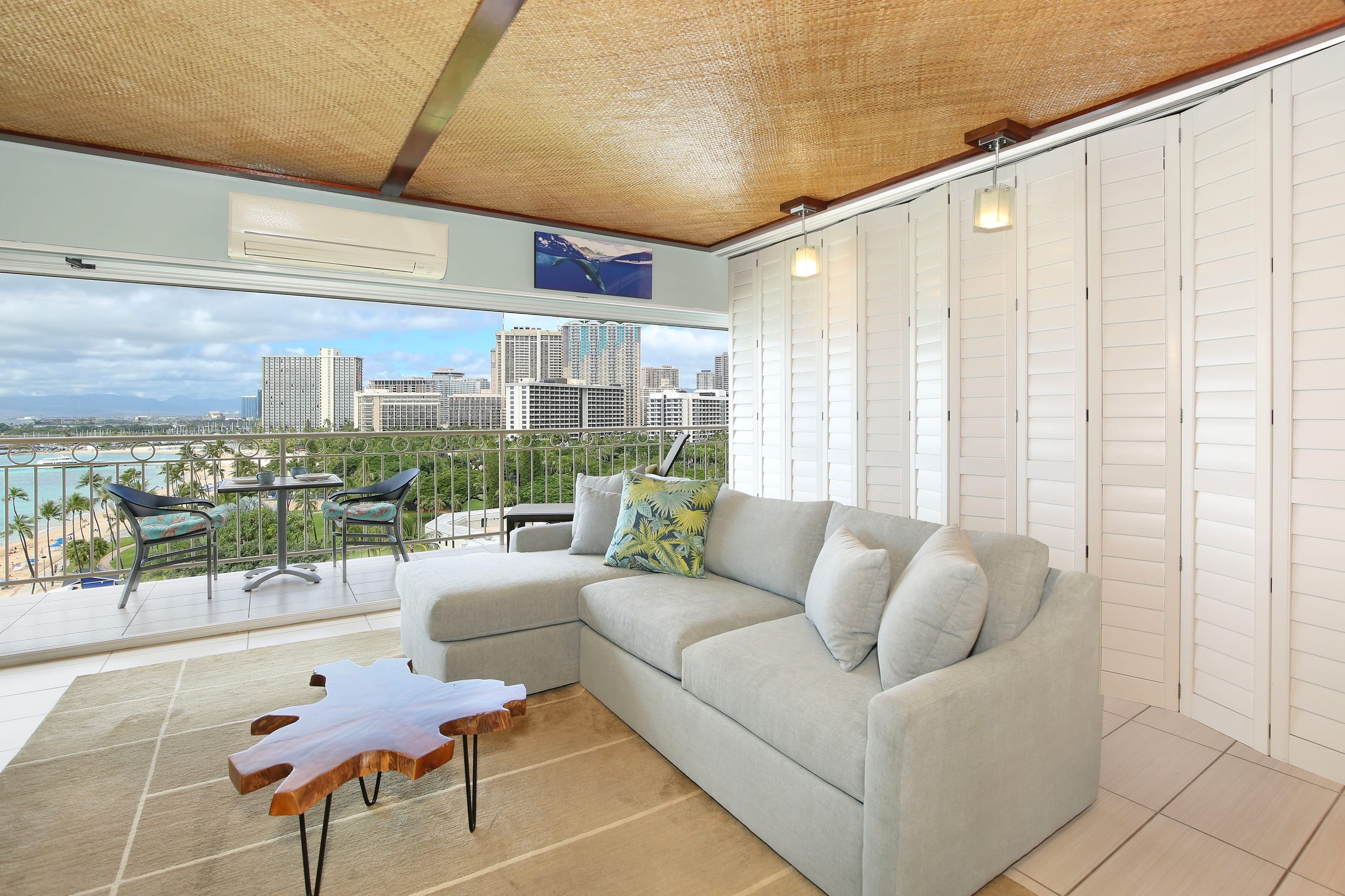 Condo in Honolulu · ★4.92 · 2 bedrooms · 3 beds · 2 private baths - Image 4