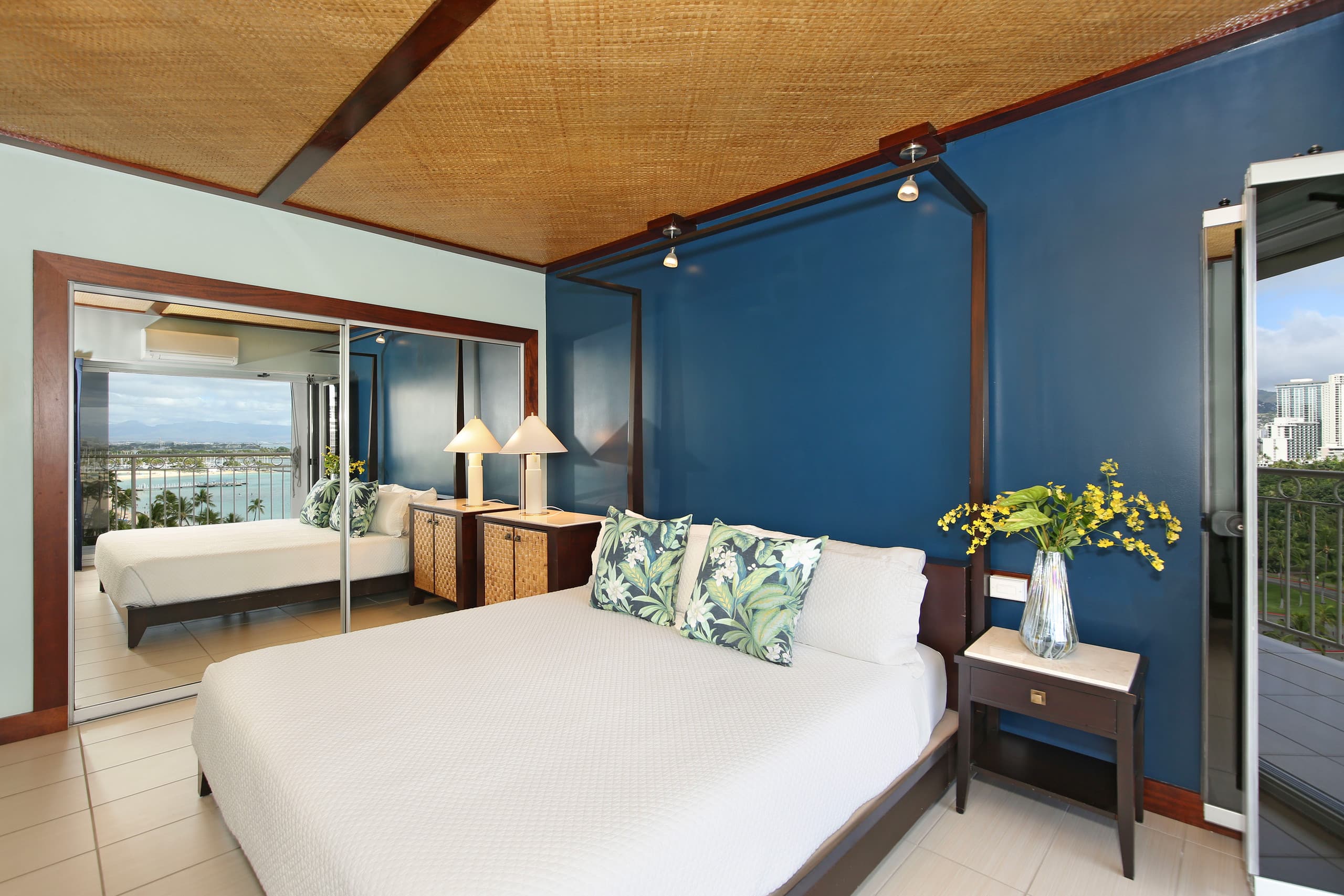 Condo in Honolulu · ★4.92 · 2 bedrooms · 3 beds · 2 private baths - Image 14