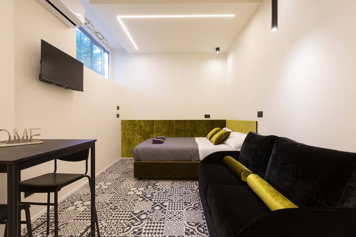 SP60 • Super Large • Luxury • Chic • Central gallery image 3