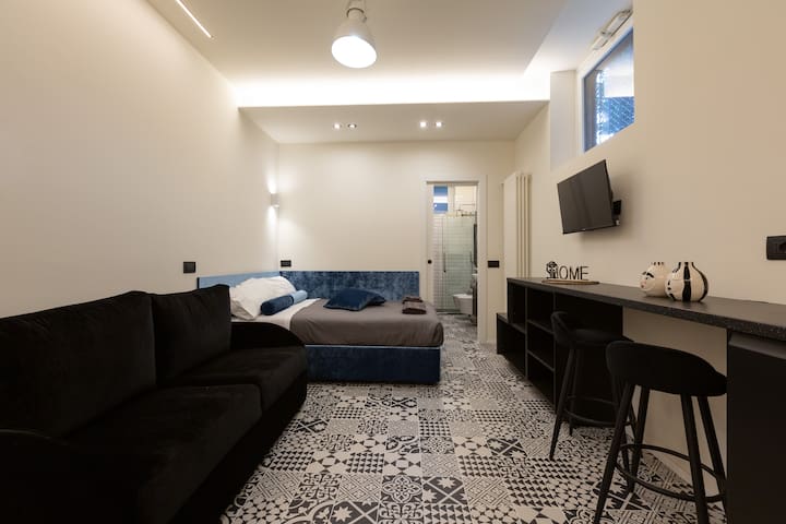 SP60 • Super Large • Luxury • Chic • Central