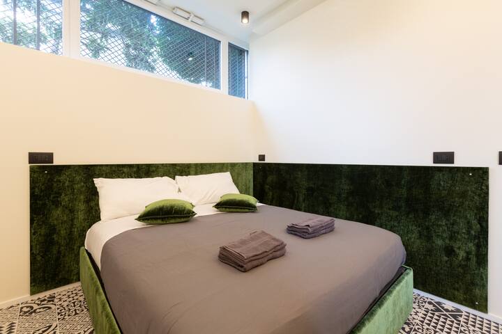 SP60 • Super Large • Luxury • Chic • Central gallery image 4