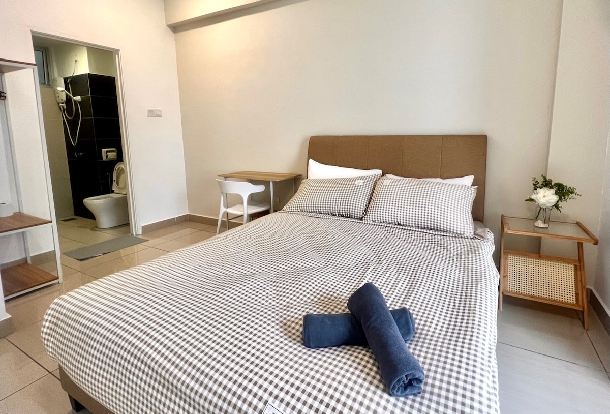 Master BR со тоалет - брачен кревет (широк 180-220 см)