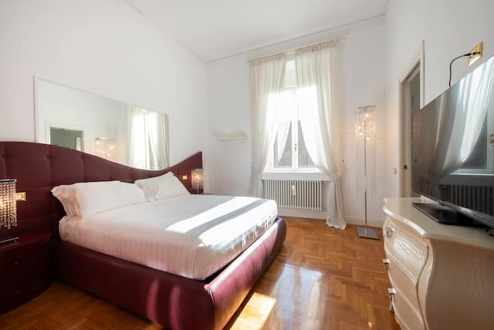 Elegant Vatican Retreat - Top Floor Apartment - Rome