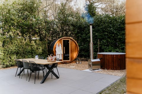 Forest Lodge with Sauna and Hot Tub