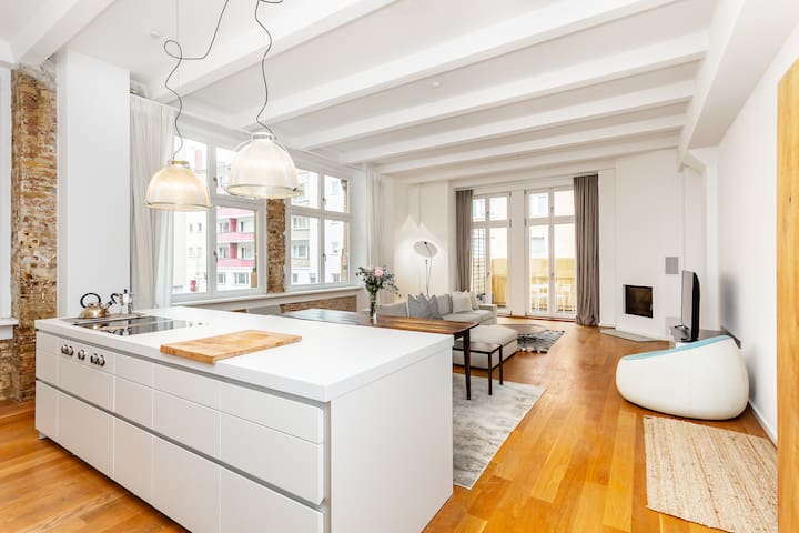 Modern Spacious Industrial Loft