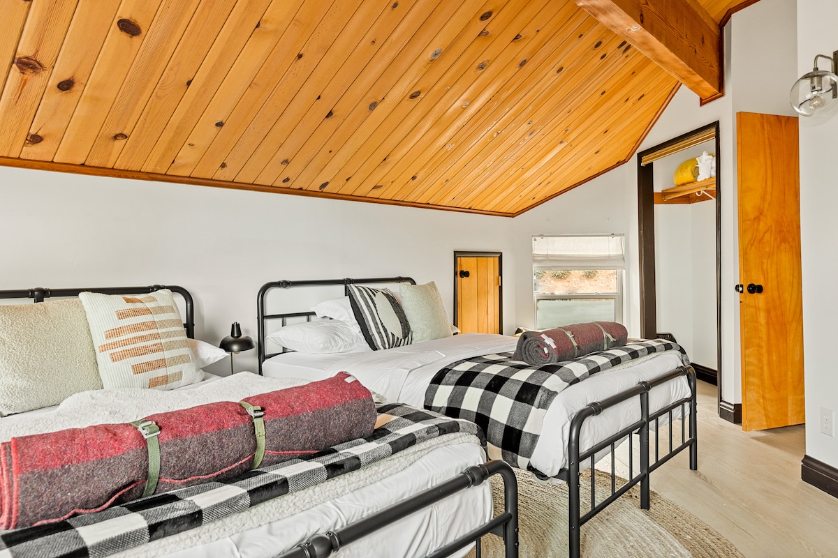 Втора спалня с 2 пълни легла.