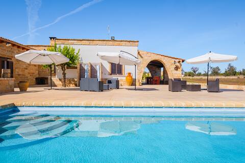Private pool villa for 18 guests