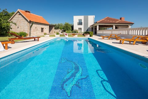 Popular Airbnb listing: Villa Paradiso in Blato Na Cetini