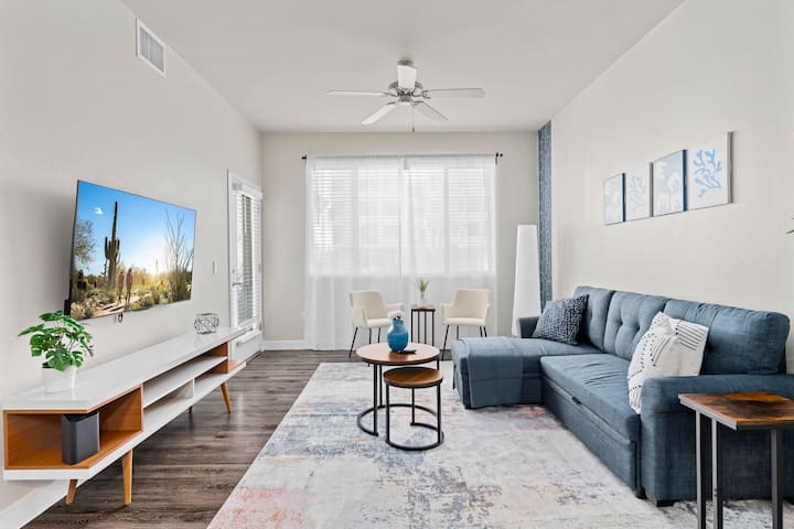 Walkout Navy Suite: Pool, Hot Tub & Gym - Phoenix-Sky-Harbor Airport (PHX)