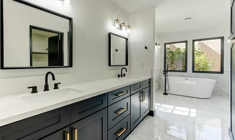 Cul De Sac Dream! gallery image 2