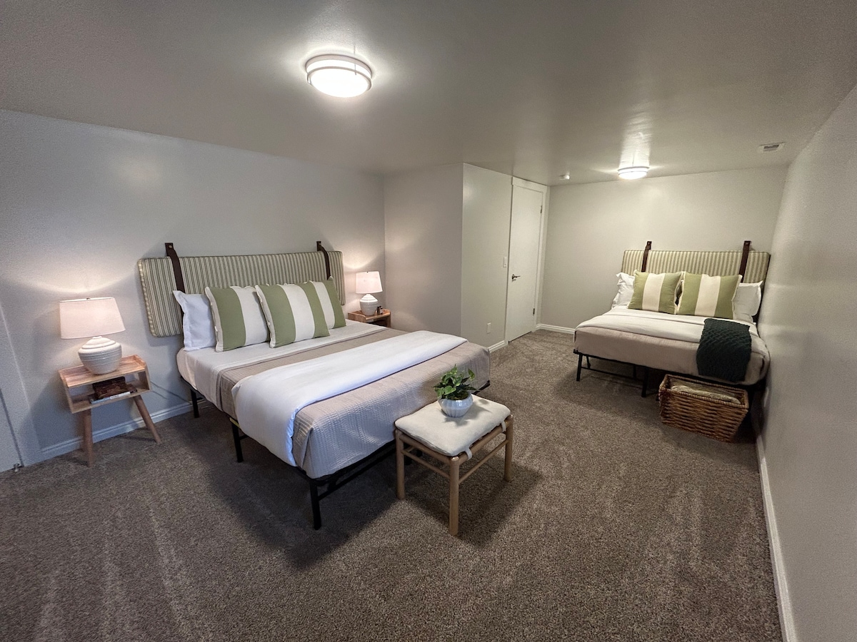 Dormitorio 2, cama queen y cama completa