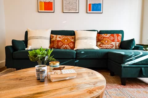 Top performing Airbnb: Updated & Enchanting 1930s Midtown Home in Sacramento