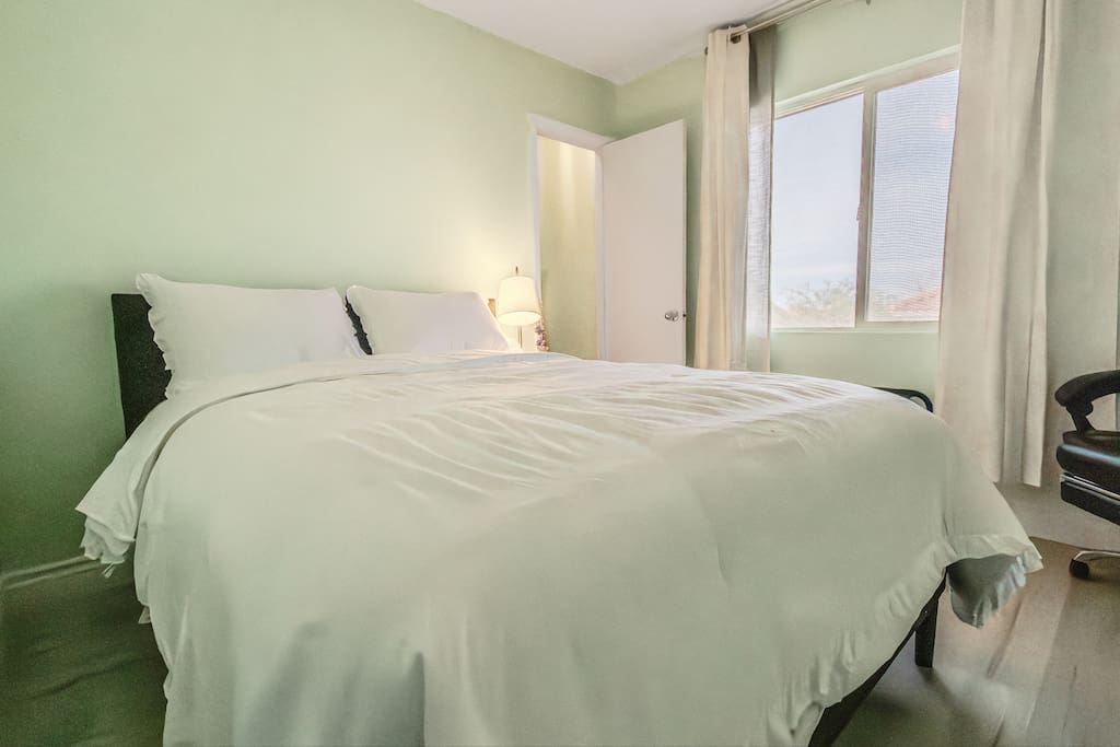 ROOM D - Comfy LV Home