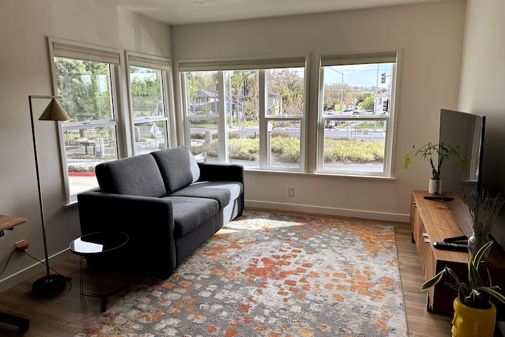 Sunny And Centrally Located 1 Br - Culver City, CA