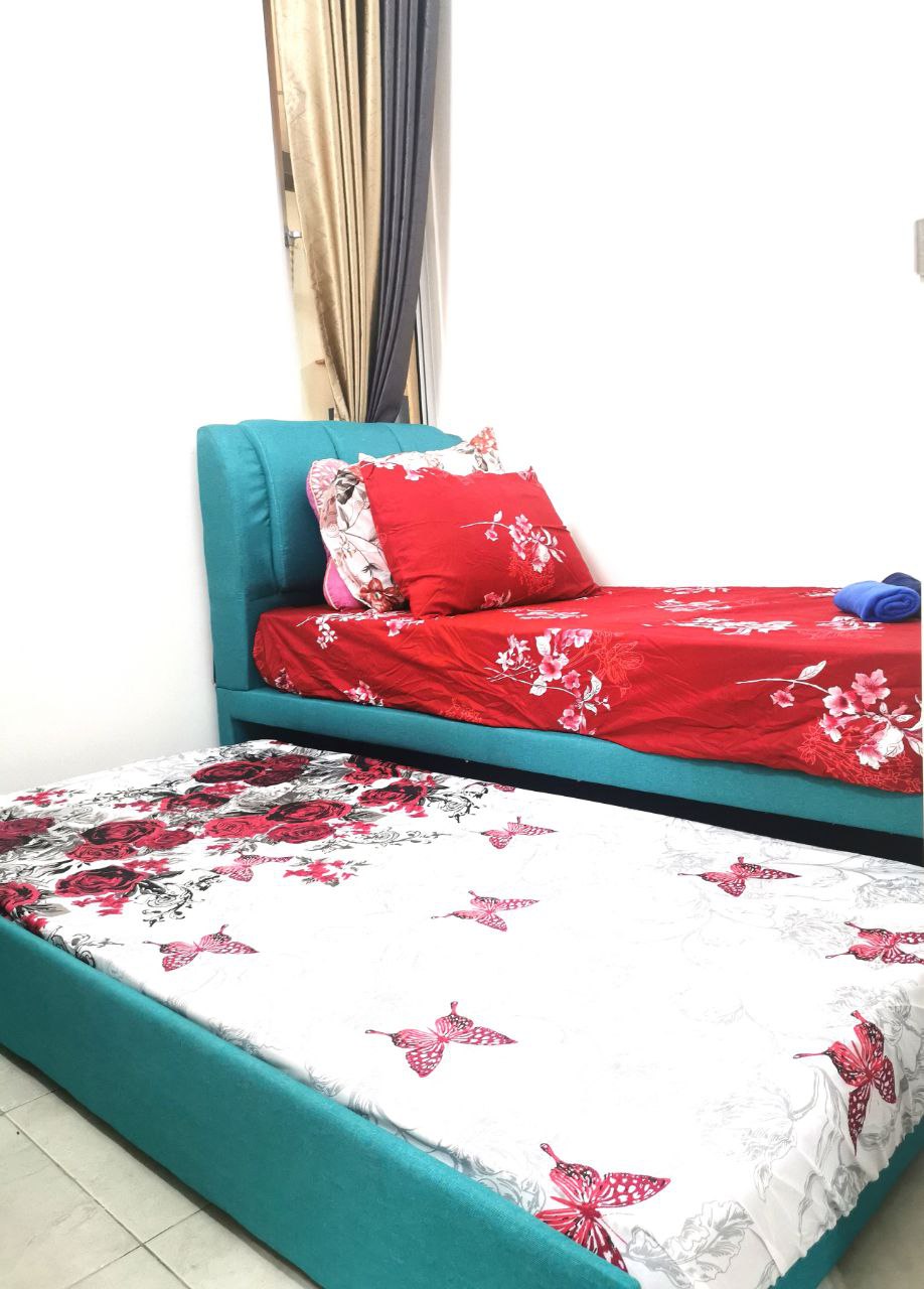 Pushim i rehatshëm: Pushimi yt i përkryer për një dhomë gjumi të katërt! Pajisu vetëm me ventilator.