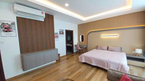 2024 New, Full Kitchen, XL 5 bdr: Vivacity