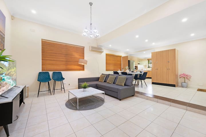 Sydney Burwood 4 bed next to Park/Westfield/train