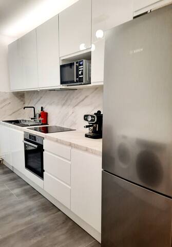 Guillaume Cityscape – ask for discount gallery image 4