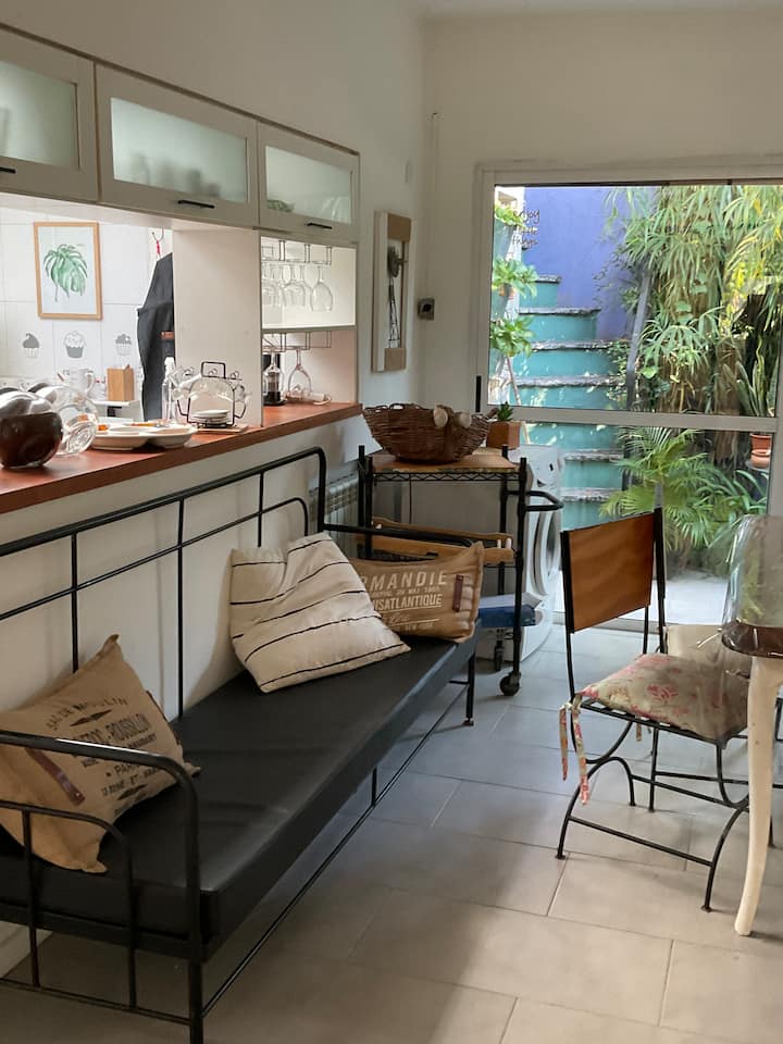 Casa com 4 dormitórios e piscina em Victoria