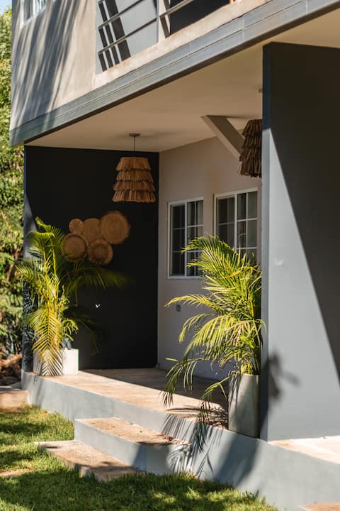 Deluxe Studio w Hot Water #6 Pool & Ocean View