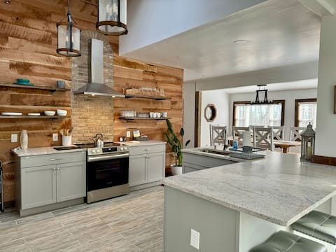 Beautiful, rustic/unique home near Gettysburg!