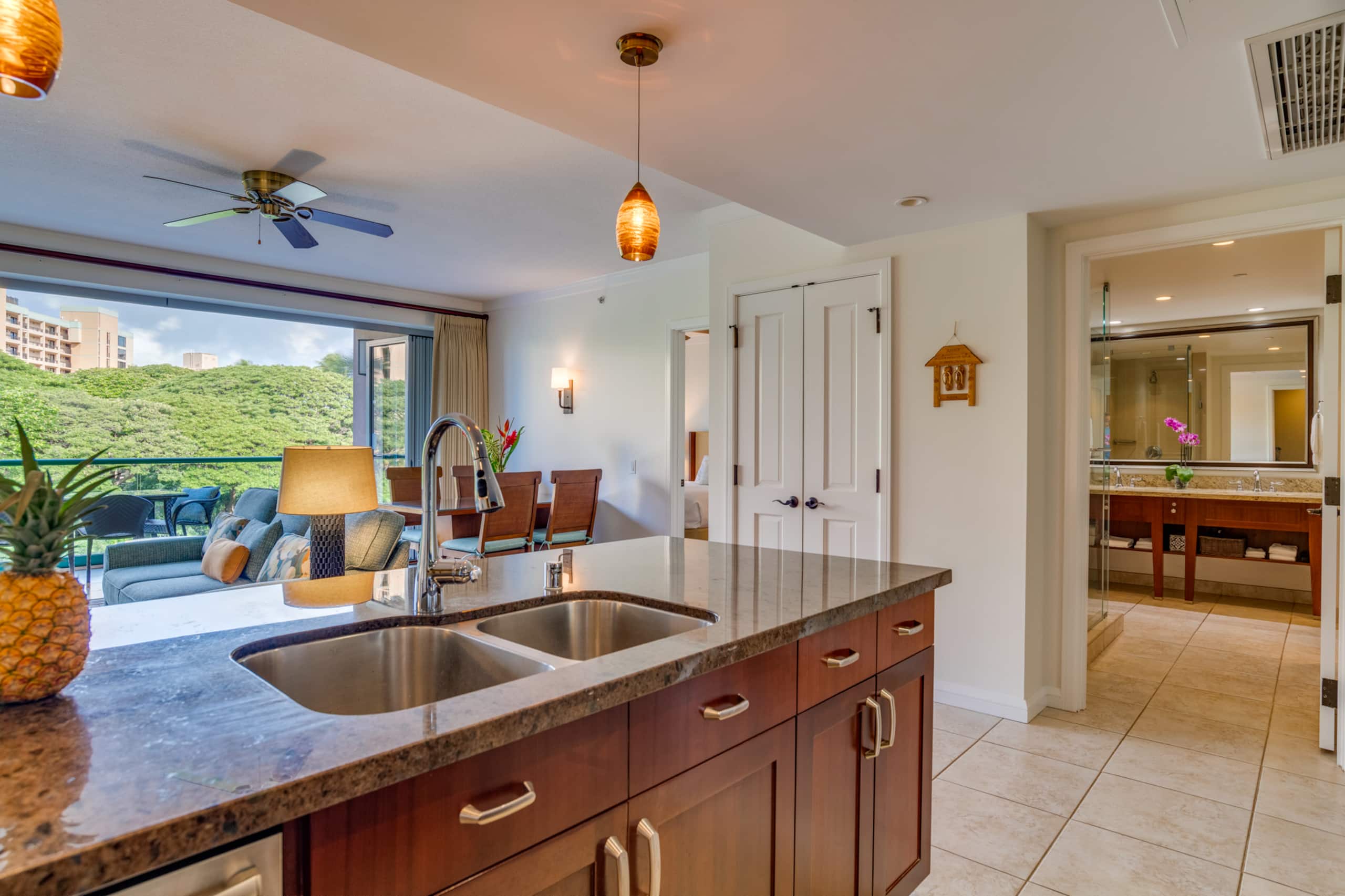 Condo in Lahaina · ★5.0 · 1 bedroom · 2 beds · 1 bath - Image 12