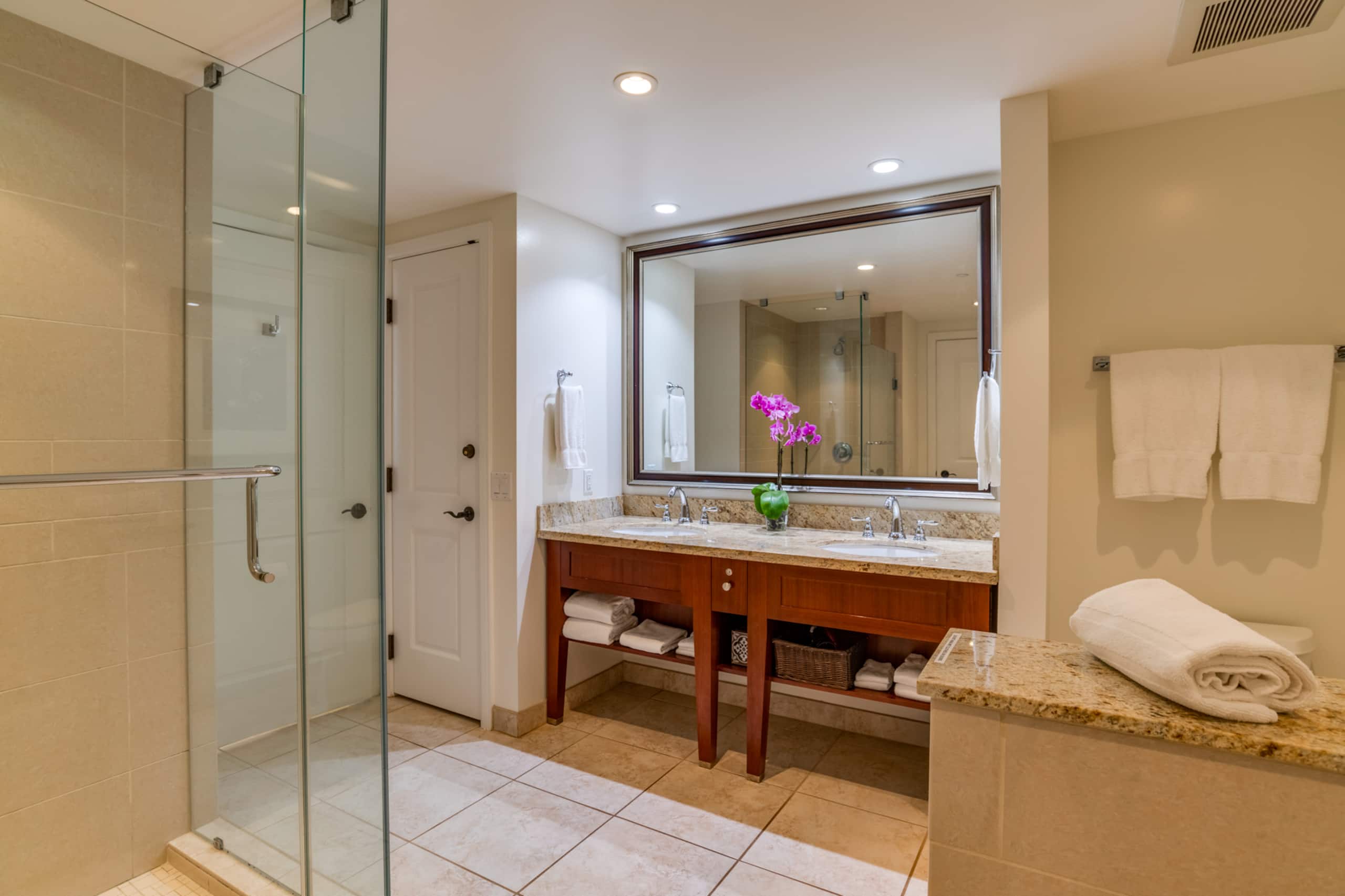 Condo in Lahaina · ★5.0 · 1 bedroom · 2 beds · 1 bath - Image 20