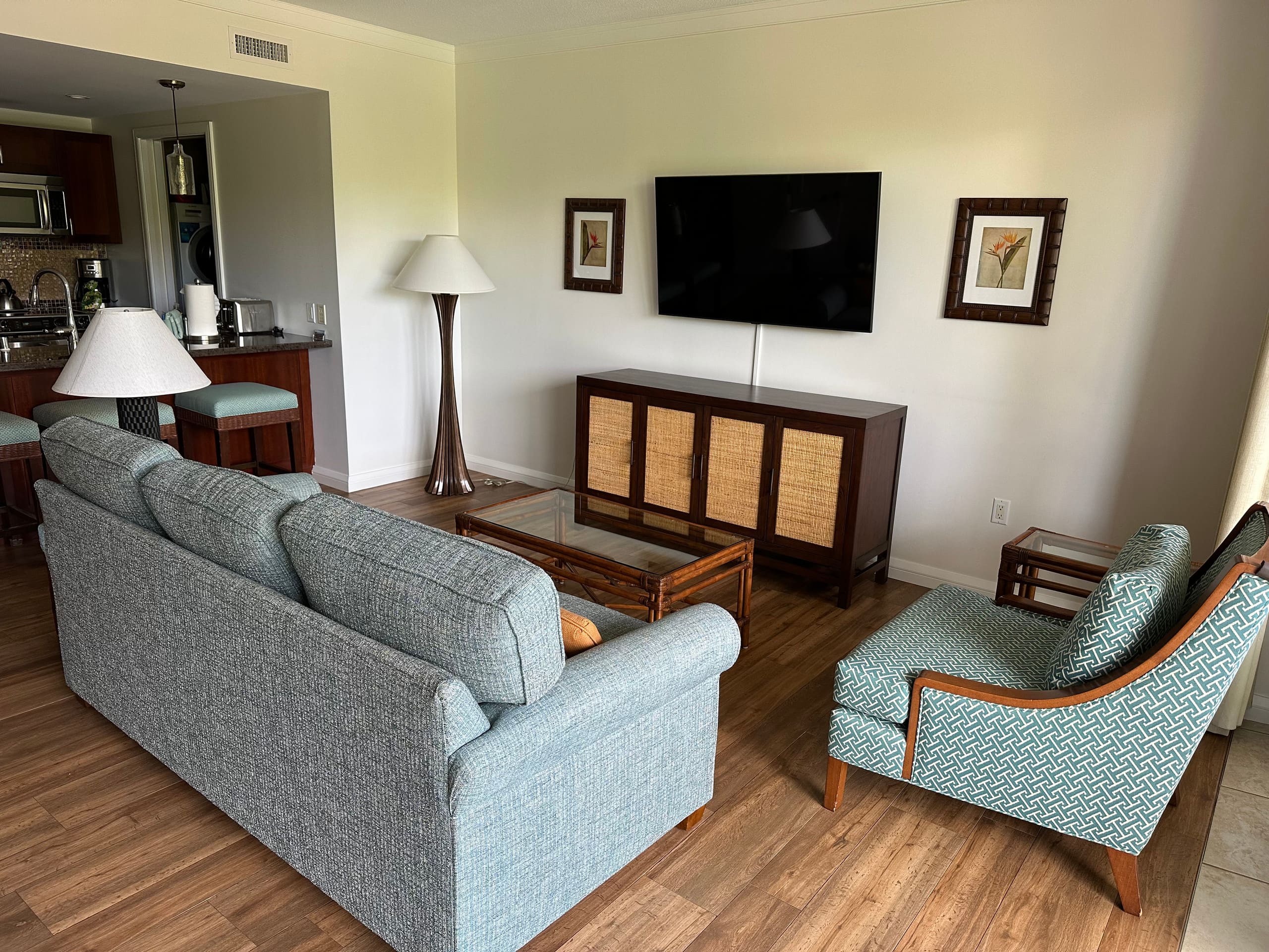Condo in Lahaina · ★5.0 · 1 bedroom · 2 beds · 1 bath - Image 2