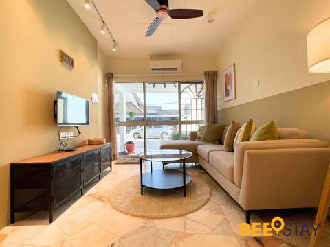 Jenjarom No. 9 Modern Cozy Homestay for 6 Pax