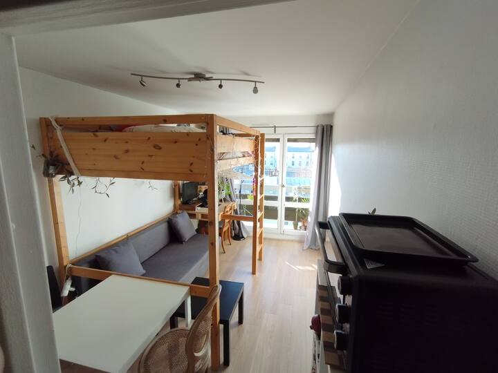 Studio Paris 11, 4 canapés Appartements à louer à Paris, Îlede
