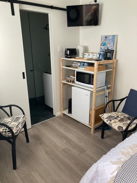 Popular Airbnb listing: Boutique Bondi Beach Studio in Bondi Beach