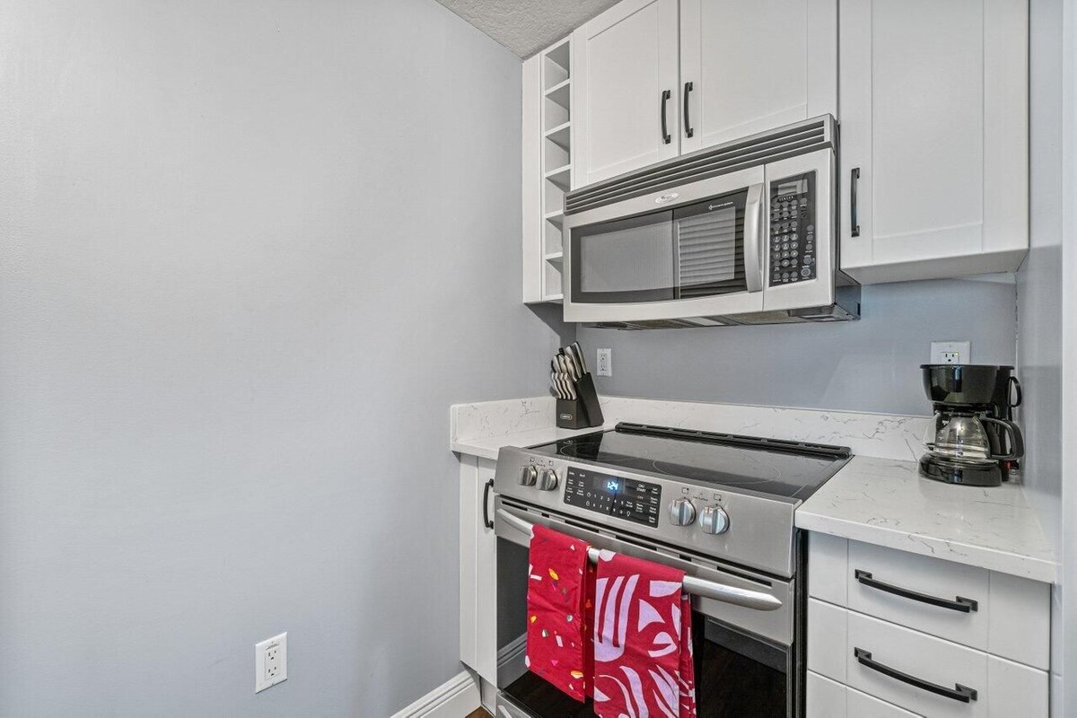 Full kitchen image 4