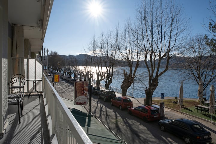 Panagiotidis lake house