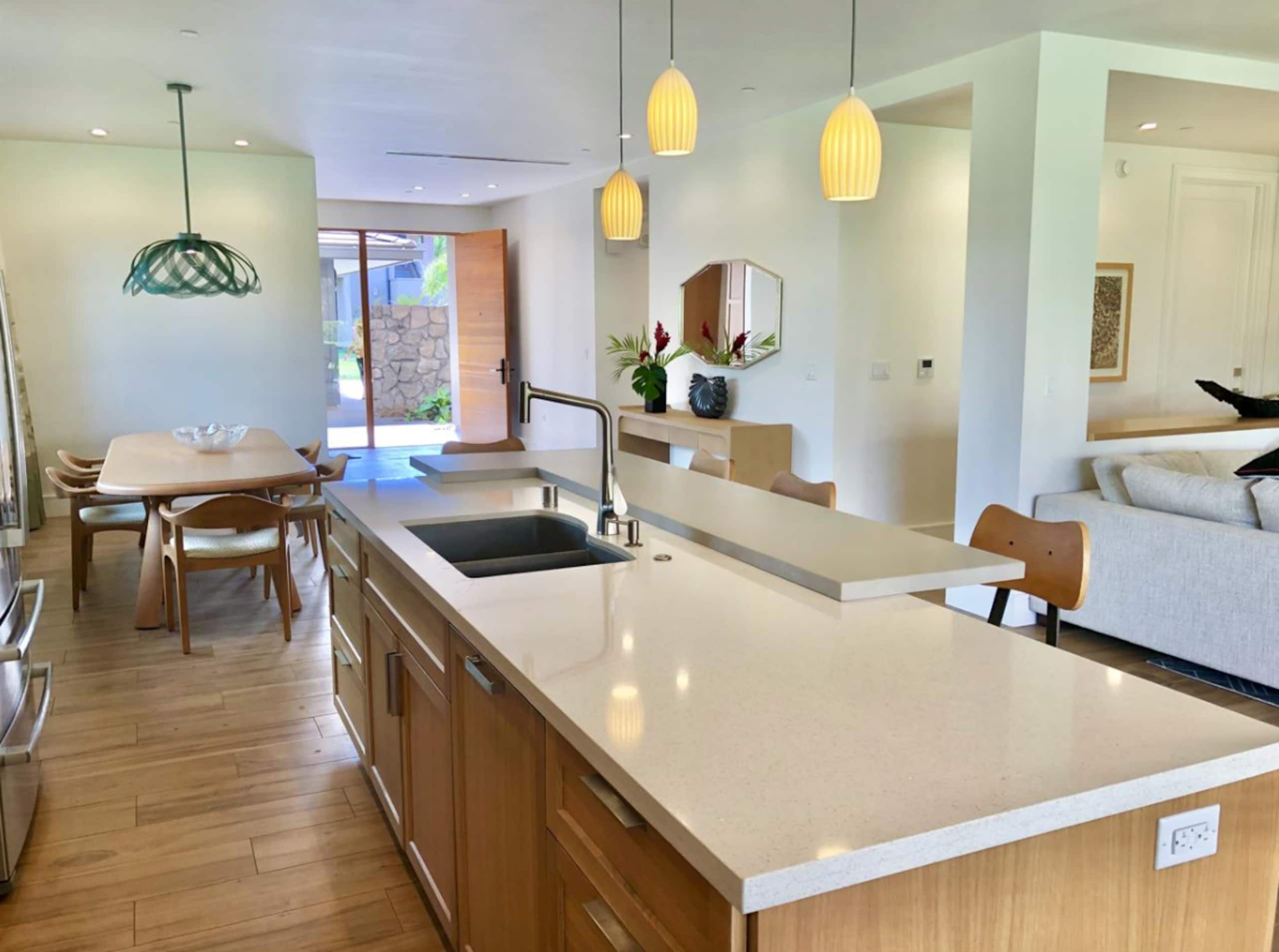 Condo in Lahaina · ★4.96 · 3 bedrooms · 4 beds · 3 baths - Image 7