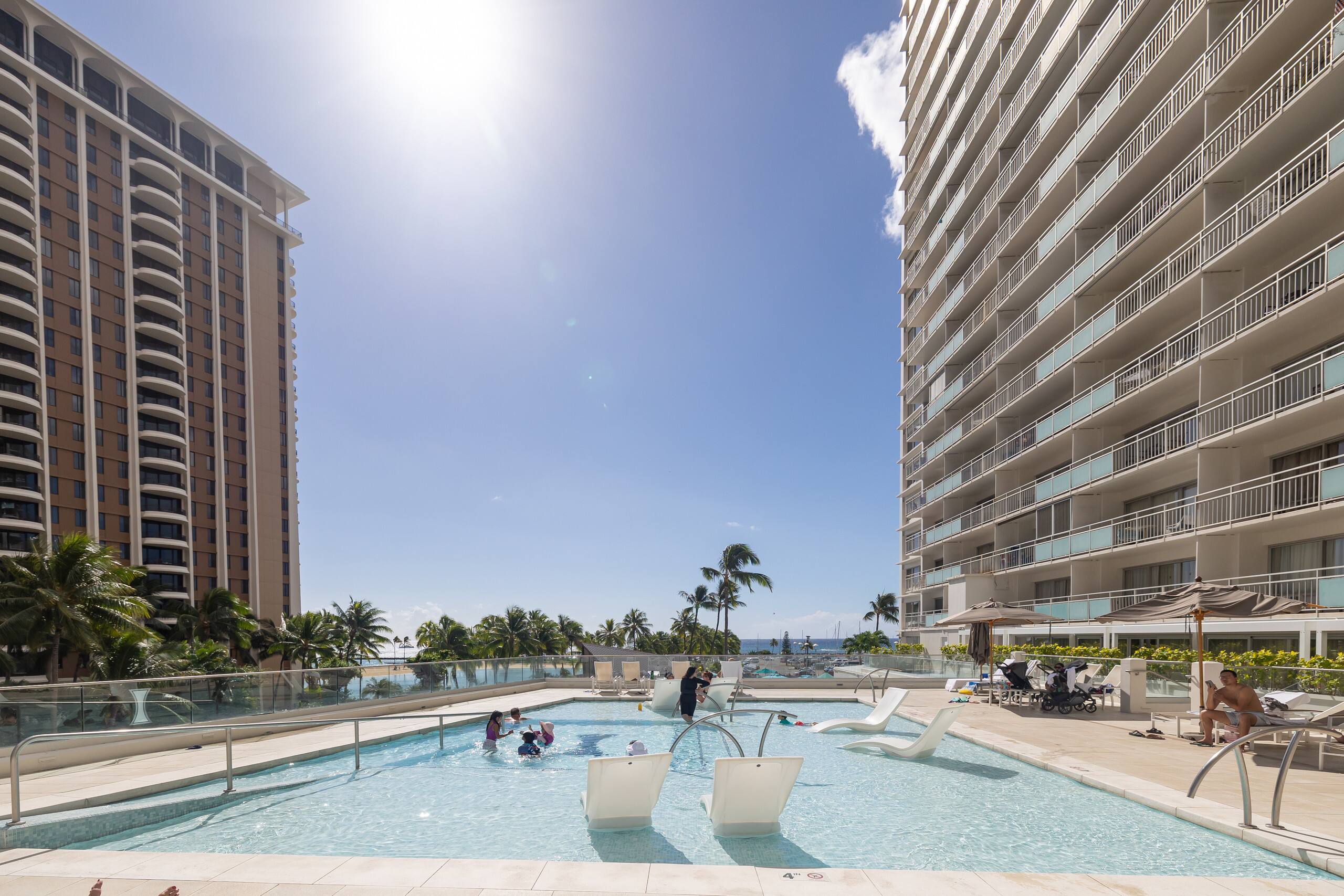 Condo in Honolulu · ★4.88 · 2 bedrooms · 4 beds · 2 private baths - Image 88