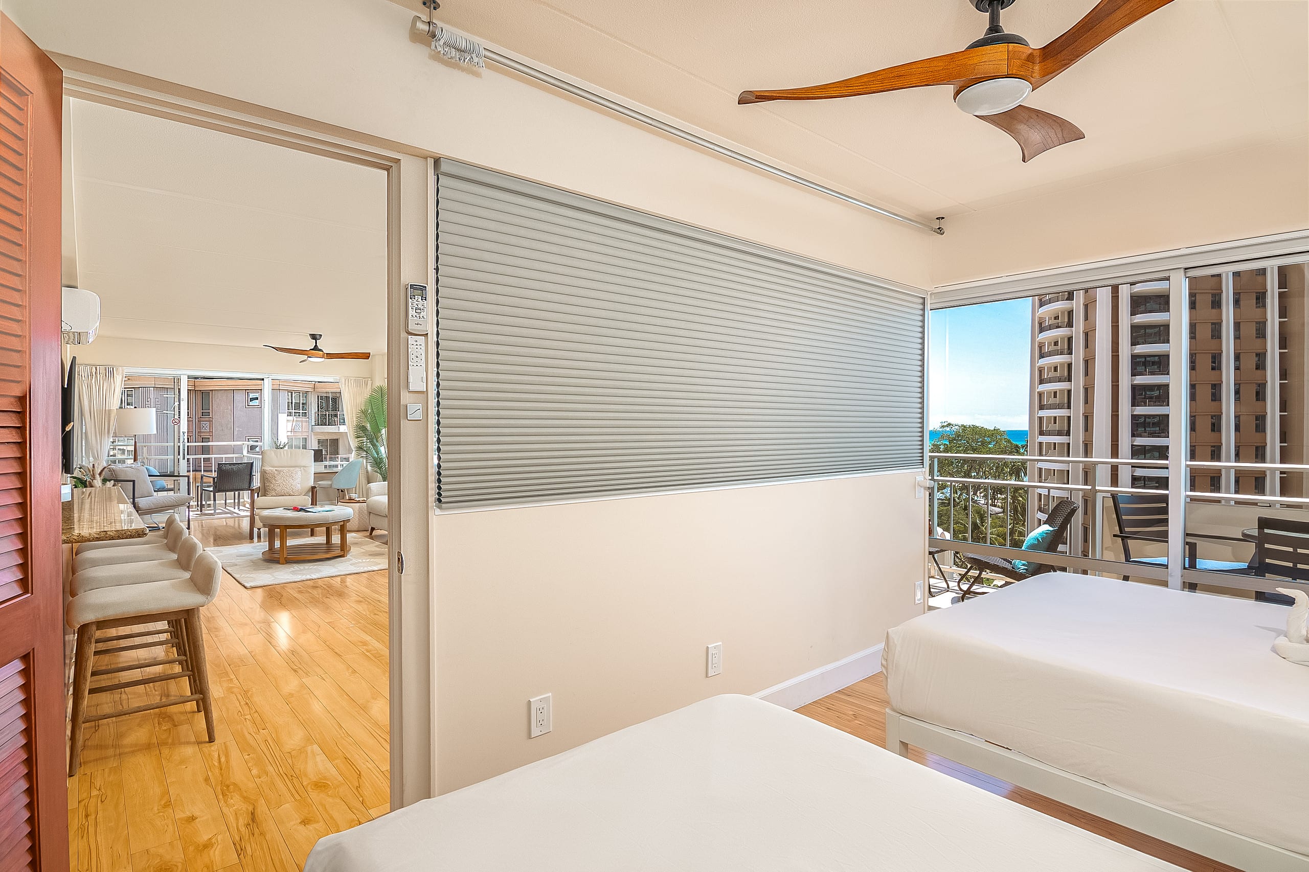 Condo in Honolulu · ★4.88 · 2 bedrooms · 4 beds · 2 private baths - Image 41