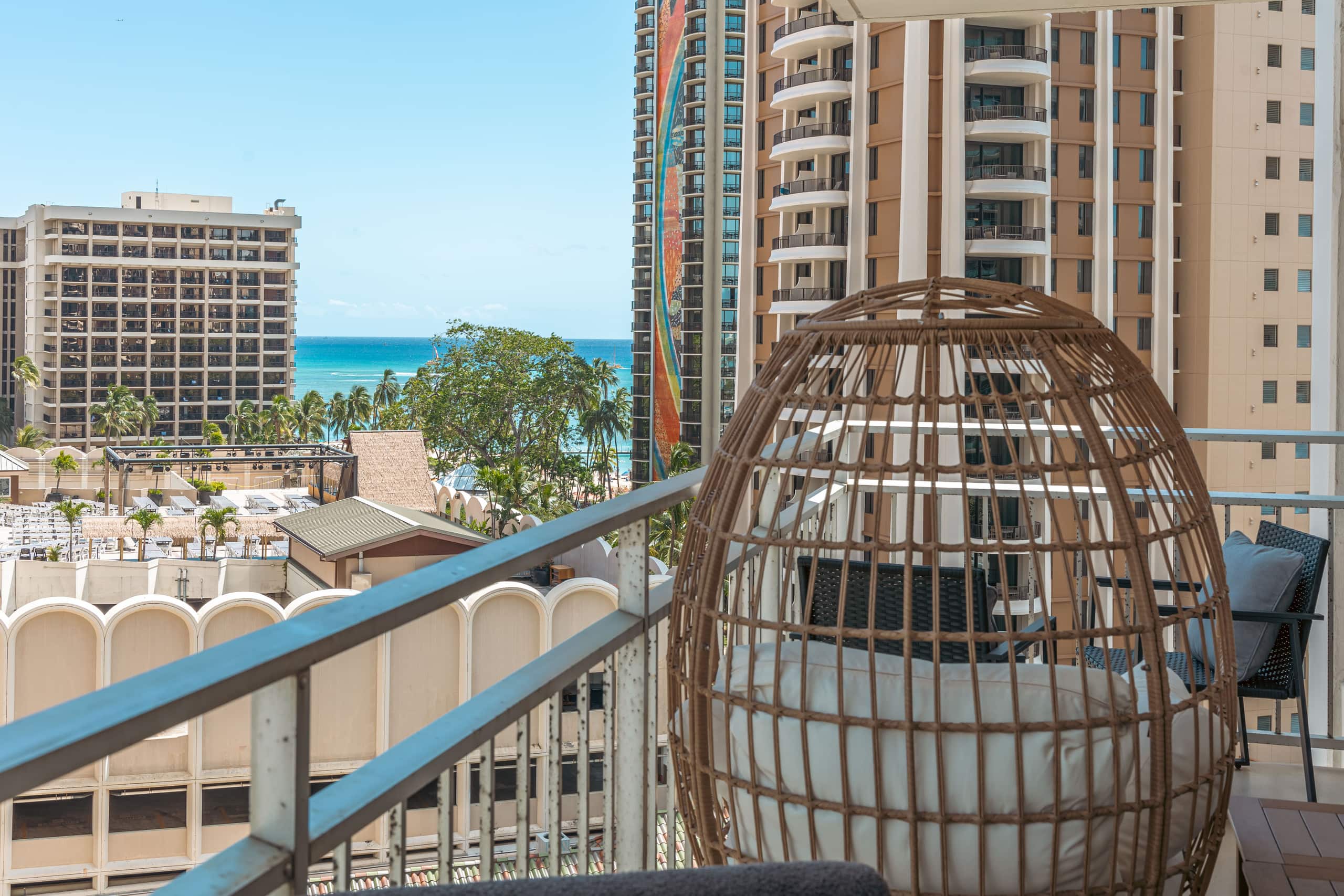 Condo in Honolulu · ★4.88 · 2 bedrooms · 4 beds · 2 private baths - Image 57