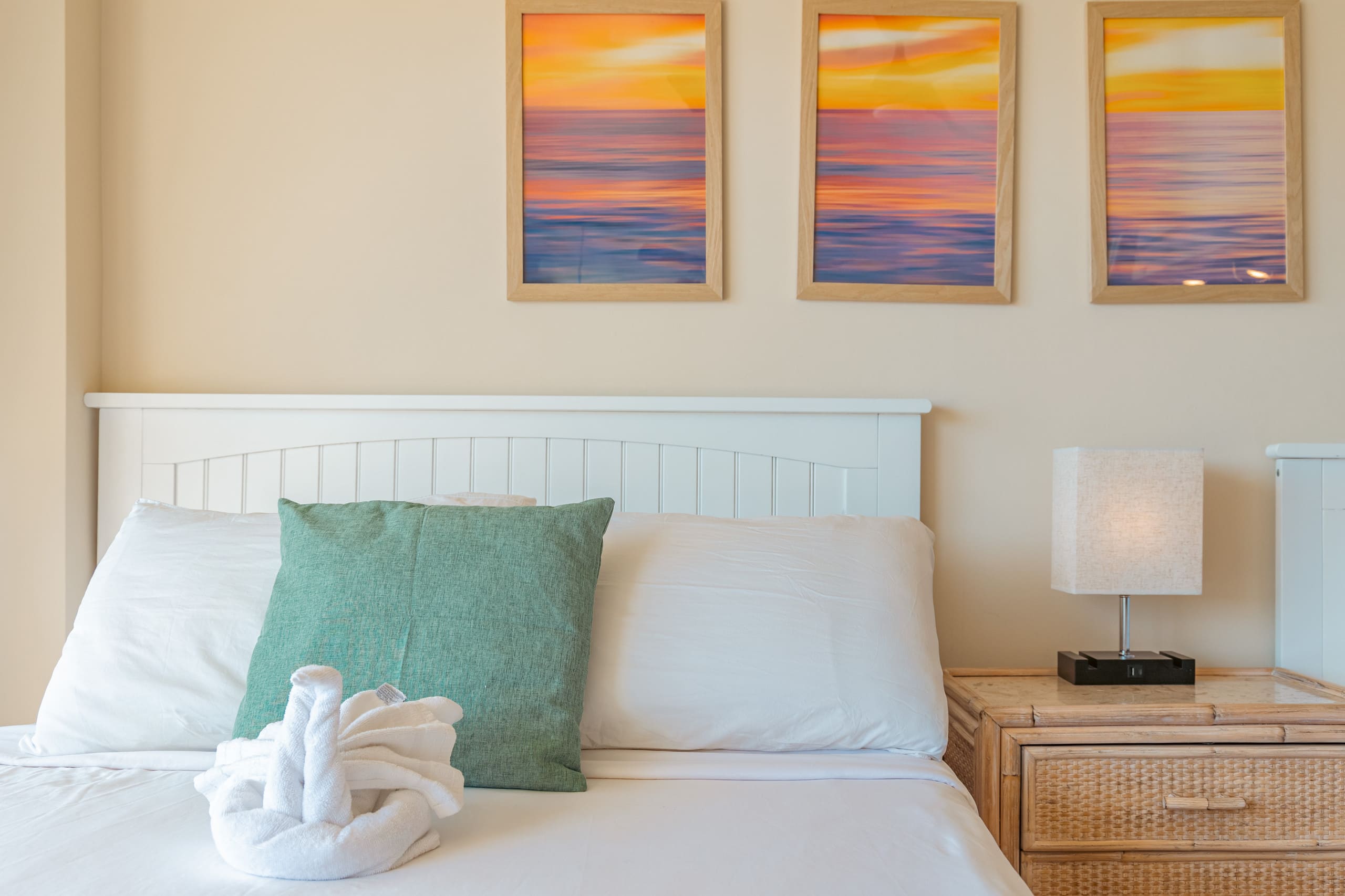 Condo in Honolulu · ★4.88 · 2 bedrooms · 4 beds · 2 private baths - Image 42
