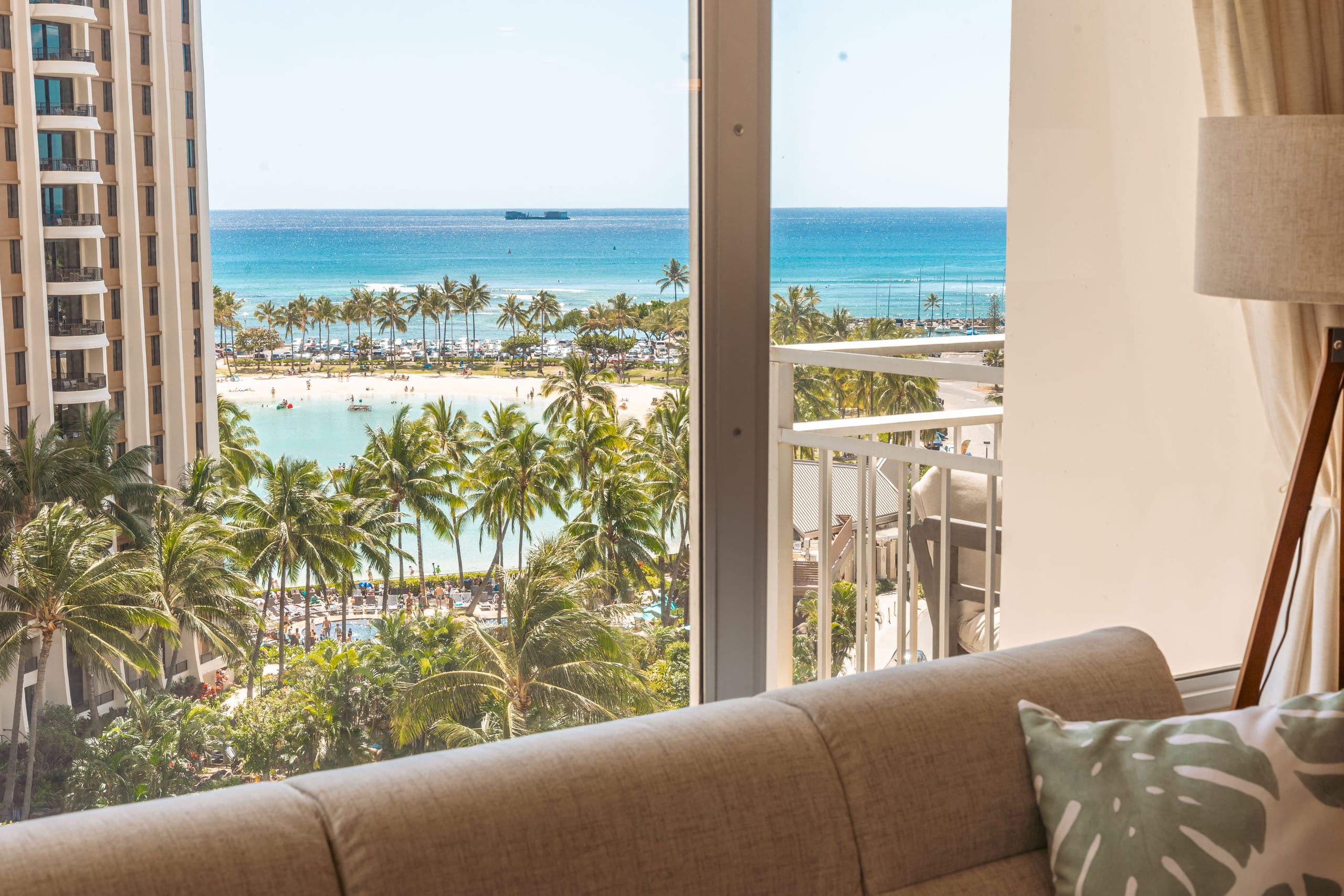 Condo in Honolulu · ★4.88 · 2 bedrooms · 4 beds · 2 private baths - Image 14