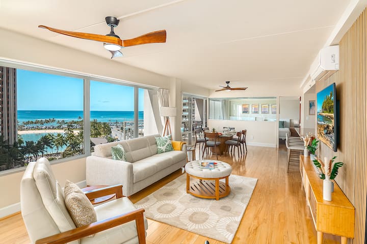 Upscale 2BR/2BA Ocean View in Waikiki + Parking!