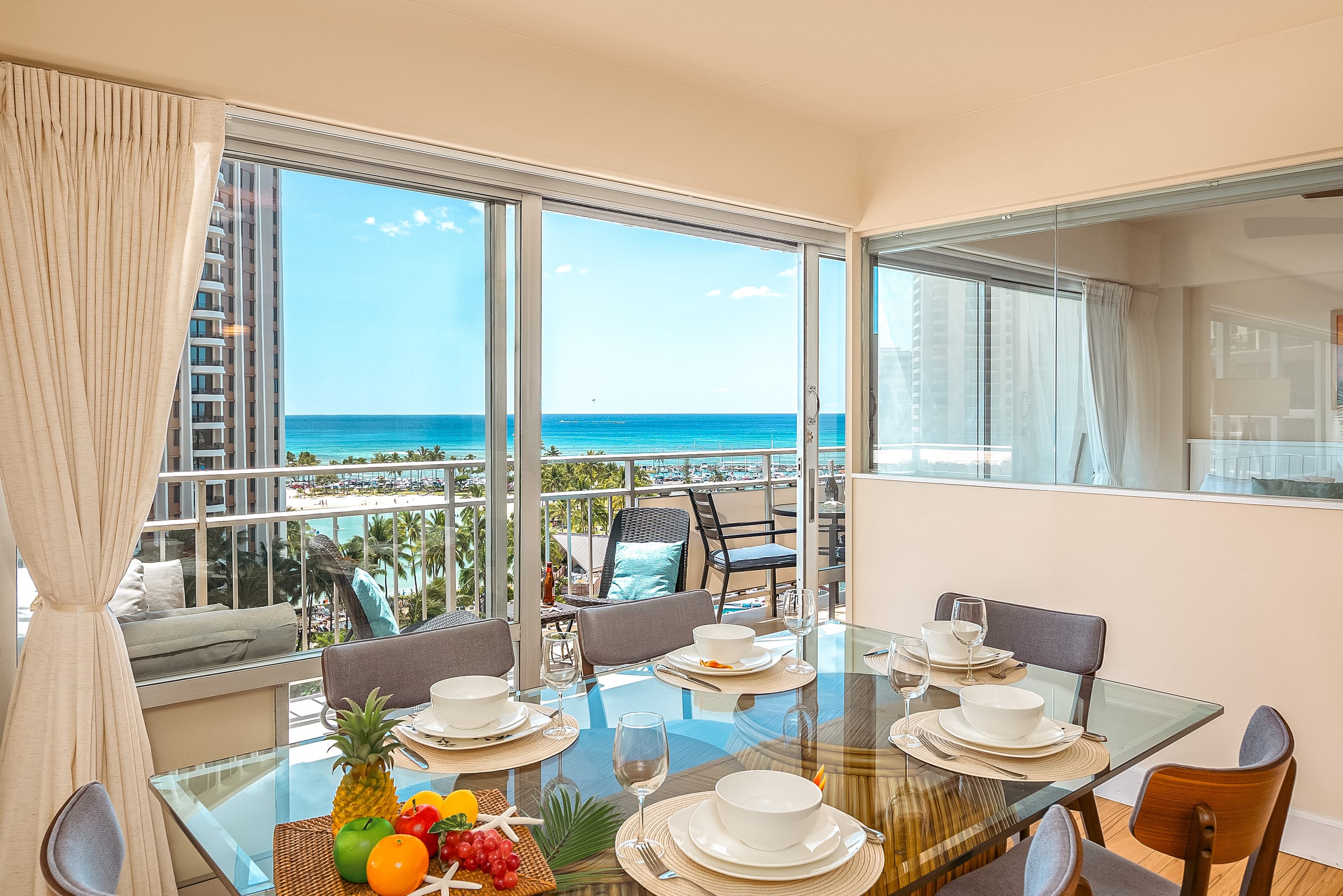 Condo in Honolulu · ★4.88 · 2 bedrooms · 4 beds · 2 private baths - Image 28